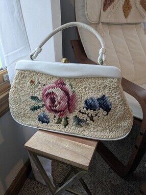 Vintage 50s White Needlepoint Rose Handbag Coquette Grannycore Evening Purse
